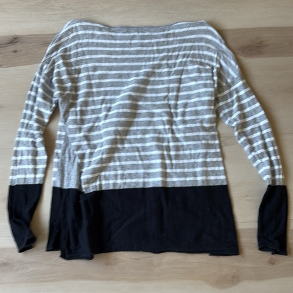 vince thin lightweight long sleeved striped blouse gray white black womend med - Picture 5 of 5